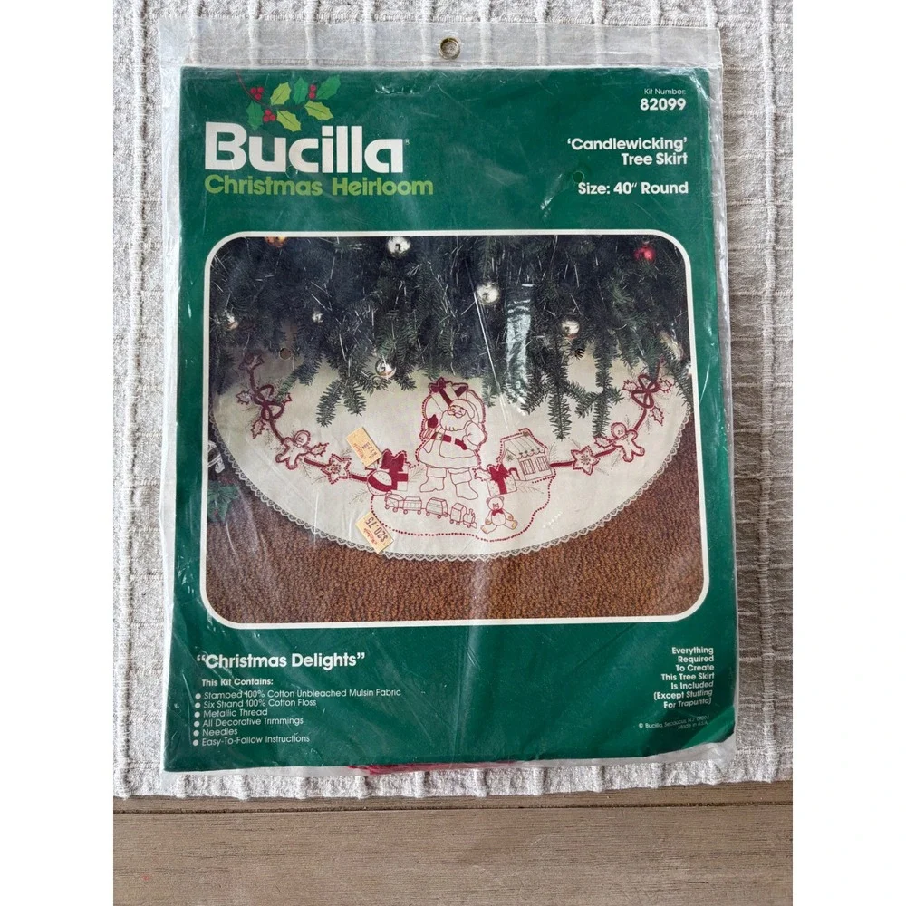 Vintage Bucilla Christmas Heirloom Candlewicking Tree Skirt Kit 82099 Santa 40in